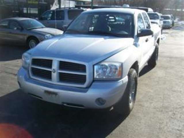 2006 Dodge Dakota SLT 4dr Quad Cab 4WD SB